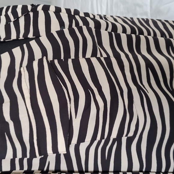 Ann Taylor Beige and Black Zebra Print Blouse - Picture 4 of 8